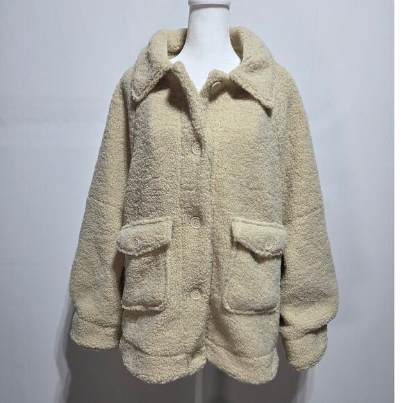 HYFVE Jackets & Blazers - HYFVE NWOT Tan Sherpa Fleece Teddy Button up Jacket size Large